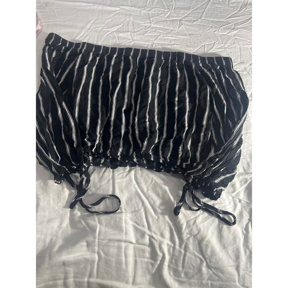 LA Hearts Black White  Striped Off The Shoulder Crop Top Elbow Sleeves Size s - Picture 3 of 3